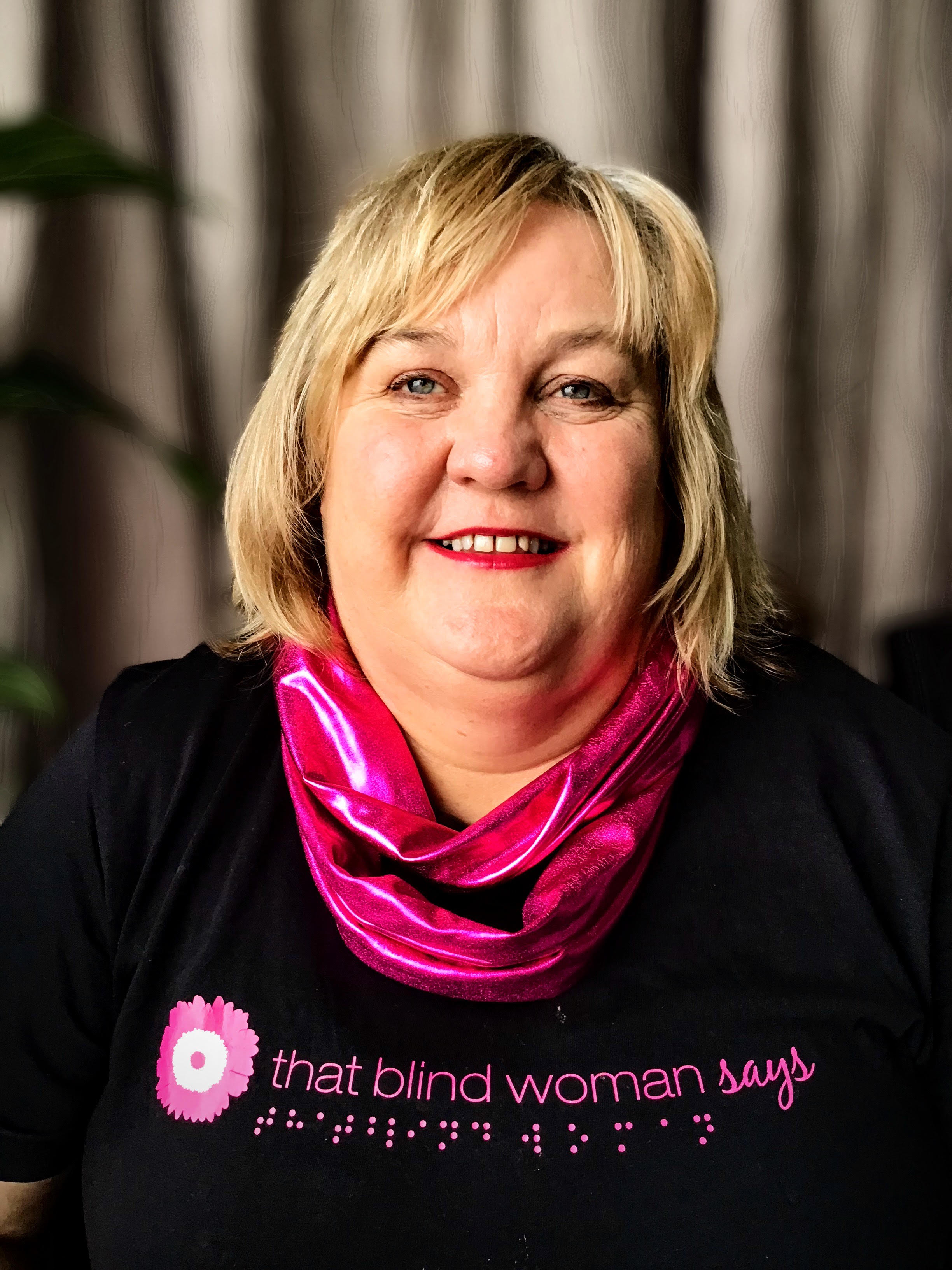 Headshot of Julie Woods